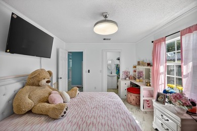 Beautiful, completely remodeled single-family home located in - photo 13