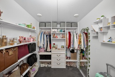 Beautiful, completely remodeled single-family home located in - photo 14