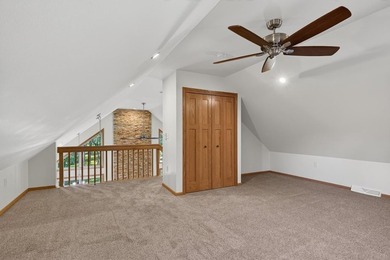 Like new Lake Arrowhead Home! This impeccable cape cod style - photo 20