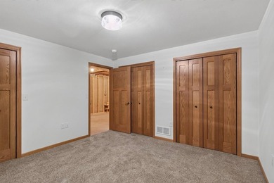 Like new Lake Arrowhead Home! This impeccable cape cod style - photo 28