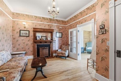 Step back in time with this remarkable Victorian-style estate - photo 32