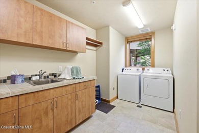 Welcome to this well appointed condo offering comfort - photo 33