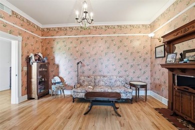 Step back in time with this remarkable Victorian-style estate - photo 33