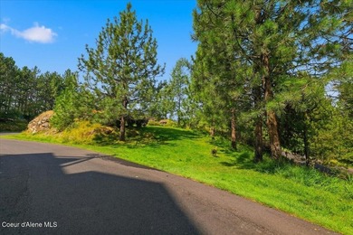 Welcome to this well appointed condo offering comfort - photo 38