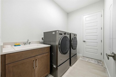 One or more photo(s) has been virtually staged. Price - photo 41