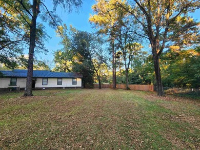 Nestled in a peaceful lakefront community in Trinity, Texas - photo 2
