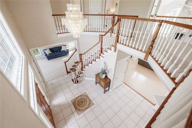 Welcome to this stunning Webster estate in the highly desired - photo 7