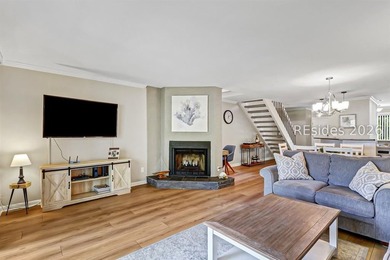 Beautifully updated 2-bedroom, 2.5-bath townhome in Golfmaster - photo 18