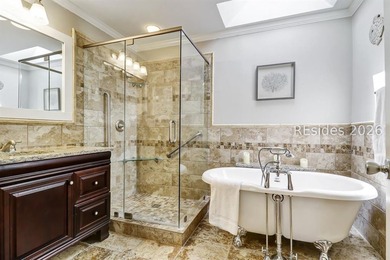 Beautifully updated 2-bedroom, 2.5-bath townhome in Golfmaster - photo 32