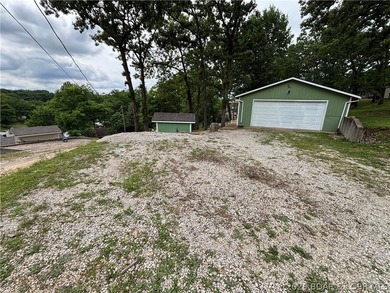 Completely remodeled in 2026, this move-in ready 3 bedroom, 2 - photo 49