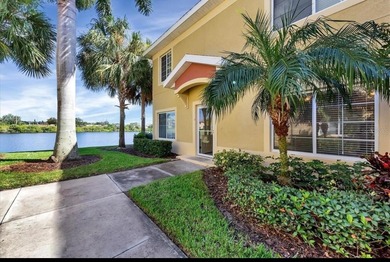 Lake Townhome/Townhouse For Sale in Bradenton, Florida
