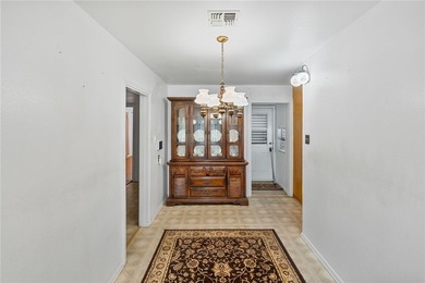 Welcome to this move-in ready gem, perfect for first-time - photo 12
