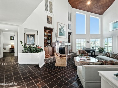 Landmark riverfront residence in the prestigious Venezia - photo 14