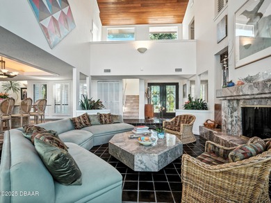 Landmark riverfront residence in the prestigious Venezia - photo 15