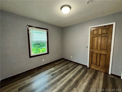 4-bed, 2-bath home in Warsaw featuring an open floor plan - photo 19