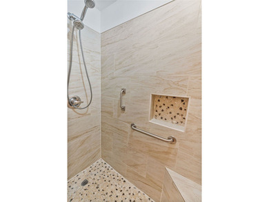 Welcome to this move-in ready gem, perfect for first-time - photo 20