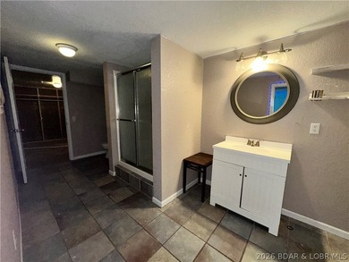 4-bed, 2-bath home in Warsaw featuring an open floor plan - photo 22