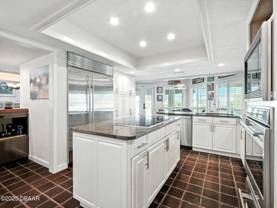 Landmark riverfront residence in the prestigious Venezia - photo 22
