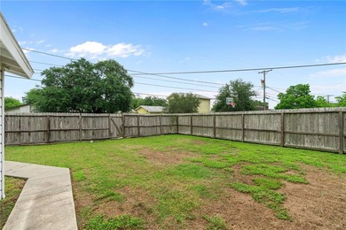 Welcome to this move-in ready gem, perfect for first-time - photo 26