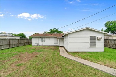 Welcome to this move-in ready gem, perfect for first-time - photo 29