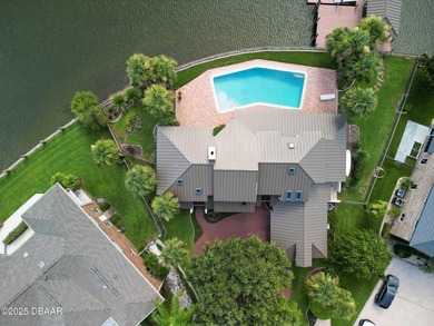 Landmark riverfront residence in the prestigious Venezia - photo 34