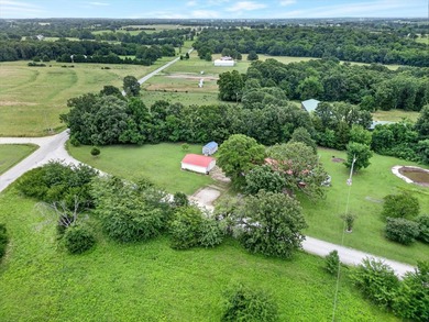 Welcome home to this beautifully maintained 3-bedroom, 2-bath - photo 34