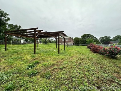 4-bed, 2-bath home in Warsaw featuring an open floor plan - photo 34