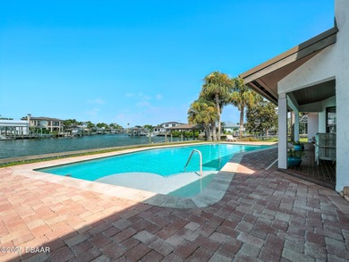 Landmark riverfront residence in the prestigious Venezia - photo 35