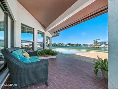 Landmark riverfront residence in the prestigious Venezia - photo 36