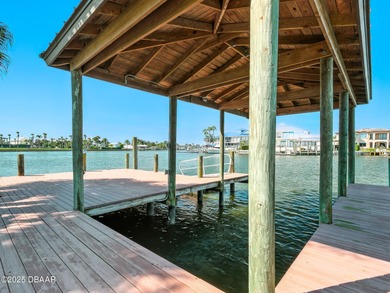 Landmark riverfront residence in the prestigious Venezia - photo 39
