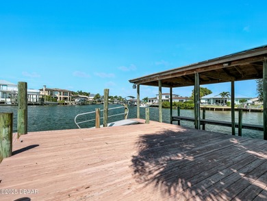 Landmark riverfront residence in the prestigious Venezia - photo 40