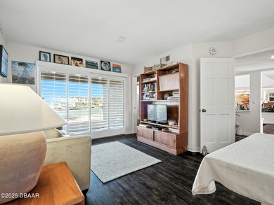 Landmark riverfront residence in the prestigious Venezia - photo 45