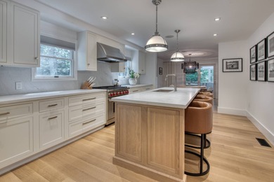 Located on a serene cul-de-sac just moments from Sag Harbor - photo 5