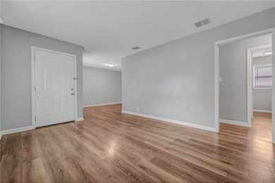 Move-in ready and impeccably maintained, this charming Lindale - photo 3