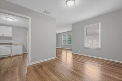 Move-in ready and impeccably maintained, this charming Lindale - photo 5