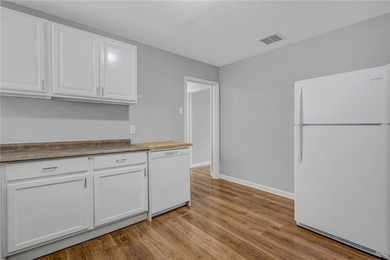 Move-in ready and impeccably maintained, this charming Lindale - photo 9