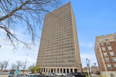 Lake Condo For Sale in Chicago, Illinois