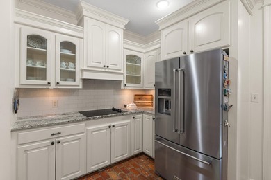 Welcome to 11 Donnington Court in Kingsmill Subdivision! This - photo 14