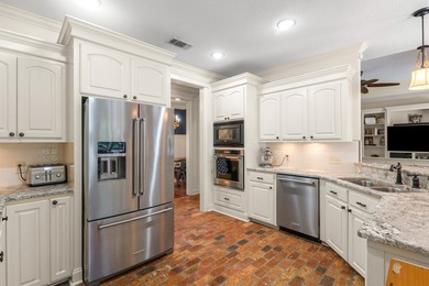 Welcome to 11 Donnington Court in Kingsmill Subdivision! This - photo 17