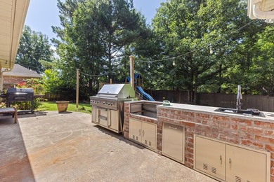 Welcome to 11 Donnington Court in Kingsmill Subdivision! This - photo 36