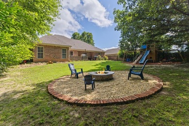 Welcome to 11 Donnington Court in Kingsmill Subdivision! This - photo 39