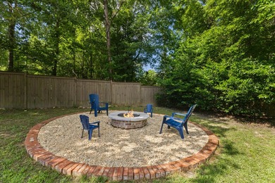 Welcome to 11 Donnington Court in Kingsmill Subdivision! This - photo 40
