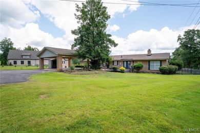 Enjoy the ultimate lakefront lifestyle, fully furnished and - photo 2