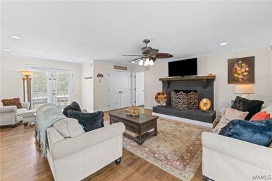 Enjoy the ultimate lakefront lifestyle, fully furnished and - photo 5