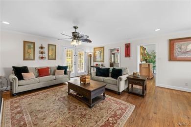 Enjoy the ultimate lakefront lifestyle, fully furnished and - photo 7
