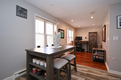 Turn-key brick 2-family in prime Bayside! Great investment - photo 5