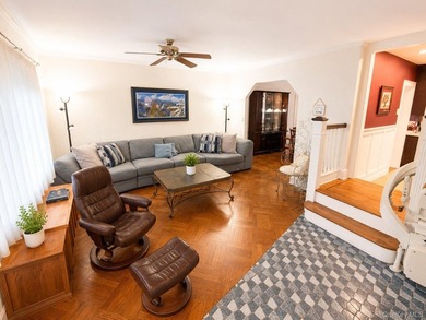 Beautiful Attached Home in Prime North Flushing - School - photo 4