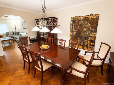 Beautiful Attached Home in Prime North Flushing - School - photo 5