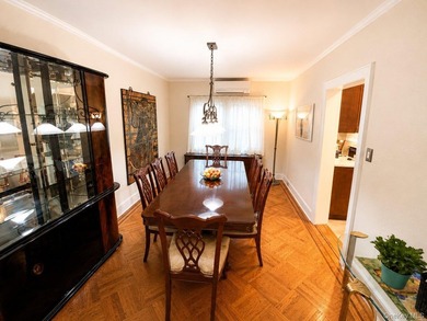 Beautiful Attached Home in Prime North Flushing - School - photo 6