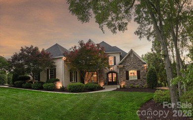 Beautiful custom home on premium golf course lot in popular - photo 1